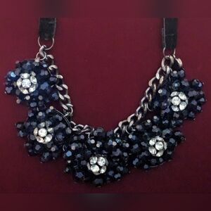 Elegant Black Floral Necklace